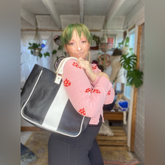 LaLucca Black & White ColorBlock Handbag pink Lining - Picture 5 of 15